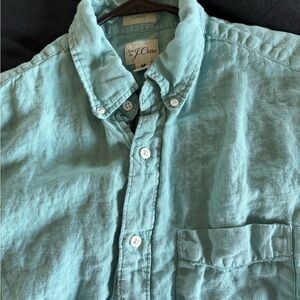 J Crew Men's Irish linen Button-Down Shirt - classic fit, medium.